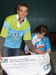 Vincent et Morgane avec le ch�que